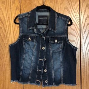 Maurices Jean vest